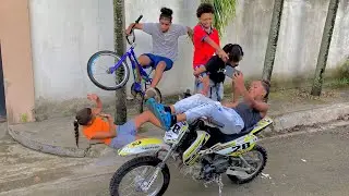 WOW 😱 NIÑO SALE A PASEAR EN SU M0TOCROSS 🏍 Pero nunca pensó que pasaría esto 😢