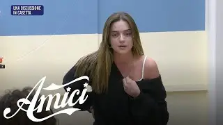 Amici 25 - Una discussione in casetta