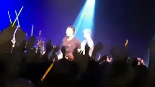Basti Wurth singt seinen neuen Song 