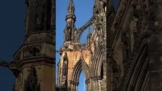 Things to do in Edinburgh: enjoy walks in Princes Street Gardens #edinburghscotland