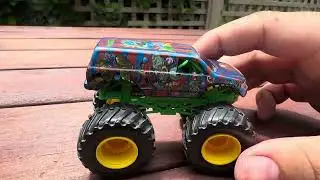 Picking up 10 Hot Wheels Monster Jam Trucks! REVIEW TIME