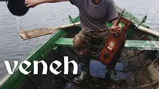 Veneh ja pari jouhikkoa — a rowing tune on two jouhikkos