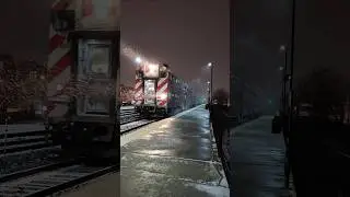 Metra UP-NW Train Approaching Jefferson Park Station {INBOUND} 🥶 🌃