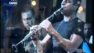 Funda Arar- Aşkın Bana Değdi Değeli (Beyaz Show Canli) http://www.facebook.com/askadinasarkilar