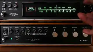 Scrolling through an old radio - Radio static