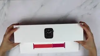 Apple Watch Series 5 Titanium Unboxing (160s)