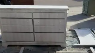 Gardners furniture  is live painting a queen bedroom set