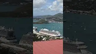 Вид на остров Сент-Томас с вершины Парадайз-Пойнт, сегодня в порту находятся четыре круизных лайн...