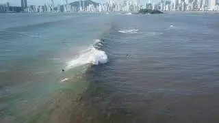 Big Swell da tempestade Potira no Parcel em Balne&aacute;rio Cambori&uacute;/SC - 23/04/2021