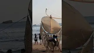 MONSTER LAYANGAN BAPANGAN RAM-RAMAN BIG SIZE malah Nyemplung Ke Laut #Shorts  #Shorts #Layangan