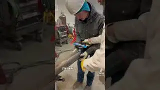 Watch the master at work 👨&zwj;🏭  #weldeverydamnday #weldinglife #welders #migwelding #weldaholics