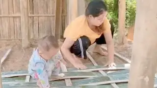 Single Mother Builds a Simple Bamboo Floor While Caring for Her Baby | Rural Life