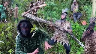 Primitive Life - Eating delicious - Compete with the Hulk for pigeons and watermelons