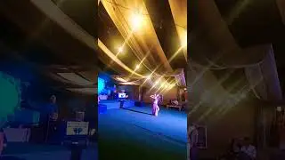 Девушка Соня танцует  на концерте #Tetouze в Гоа в Арамболе  2023