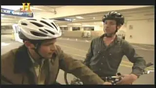 Deficiente visual anda de bike sozinho, usando a Eco-Localização