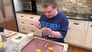 Honey Tomato Bruschetta with Ricotta #food #cooking #foodie #foodlover #downsyndrome #youtube