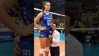 world tallest female volleyball player girls #tallgirlfriend #vallyball #cutegirl #shorts