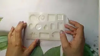 How to Cast a Photo in Resin // Memorial Pendants // DIY Jewelry