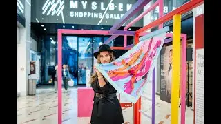 N&aacute;kupn&iacute; galerie Myslbek zah&aacute;jila v&yacute;stavu s unik&aacute;tn&iacute; kolekc&iacute; hedv&aacute;bn&yacute;ch &scaron;&aacute;tků
