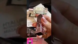 GIULIA DE LELLIS SPACCHETTA REGALI!