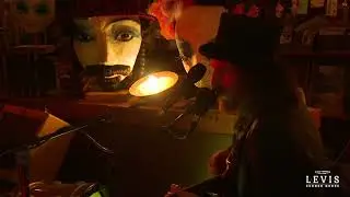 Alive In The Cracks - Stuart Wilde - Levis Corner House