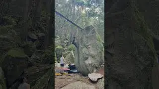Squamish Bouldering | Detached Flake (V1)