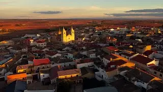 Villagarcía del Llano | Imágenes de dron al atardecer 4k