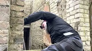 Abandoned house plus garage formerly owned by convicted murderer!! Urban exploration in Dover