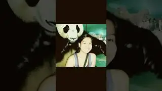 Unexpected moment with panda🐼 Would you welcome this kind of hug? #cutepanda #lovepanda #giantpanda
