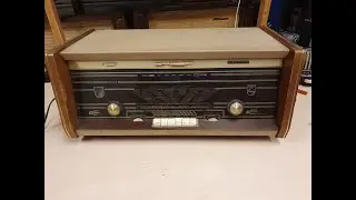 Testing a Philips B6X04a tube radio after sitting Smoke!