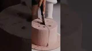 cut your #cakecooking #cakestagram #bakerydonuts #bakerydonuts #chocolate #cakelover