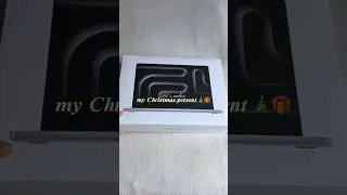 Подарок от меня самой себе ✨ Надеюсь, еще не поздно опубликовать? 😀 #macbook #apple #unboxing