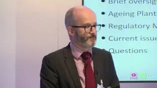 How does the HSE assess and score COMAH sites?