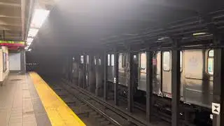 Brooklyn Bridge-City Hall bound R62A (6) train at 86th Street-Lexington Avenue, in Manhattan.