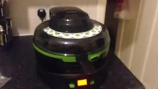 Breville halo health fryer in action