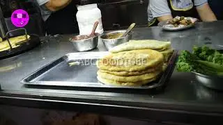 hawkers stalls near Hainan University South Gate Night Market. China Hainan Haikou 海口