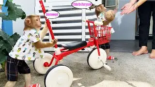 Monkey Lyly tries to bring special gift to her mother from her neighbor.