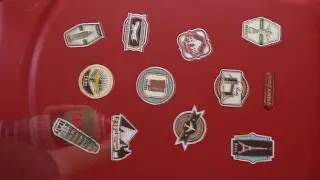 Sticker removal from the suitcase