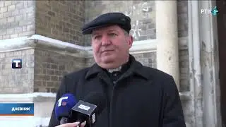 Požar na crkvi Imena Marijinog u Novom Sadu, zapaljen bočni ulaz u Katedralu