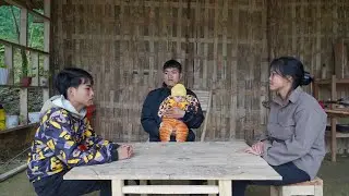 The ex-husband appeared and wanted to get back together with Thuy