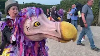 Flying Dodos by Thingumajig Theatre