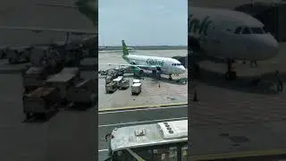 Noraknya Melihat Pesawat Terbang
