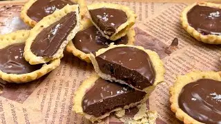 Delikatne koszyczki wypełnione kremem czekoladowym i wiśniami. Mąż zjadł 3 porcje.
