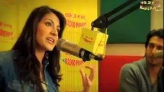 Ranveer & Anushka Rock Radio Mirchi Studios!