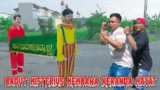 JIKA MELIHAT BADUT MEMBAWA KERANDA MAYAT CEPAT LARI !!!