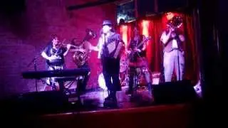 Live Through Your Strings - This Way To The Egress @The Shrunken Head