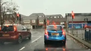 City Driving Tour Crawley UK | Urban Street Drive | Recorrido Urbano en Coche 8K