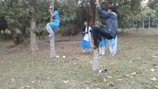 Mohakhali Model School er Student jinda Park a giya Gache Uthe😂😂😂😂
