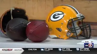 Lombardi Middle School students get history lesson from Packers Hall of Fame curator