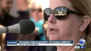 Thousands stand in solidarity with Muslim community
